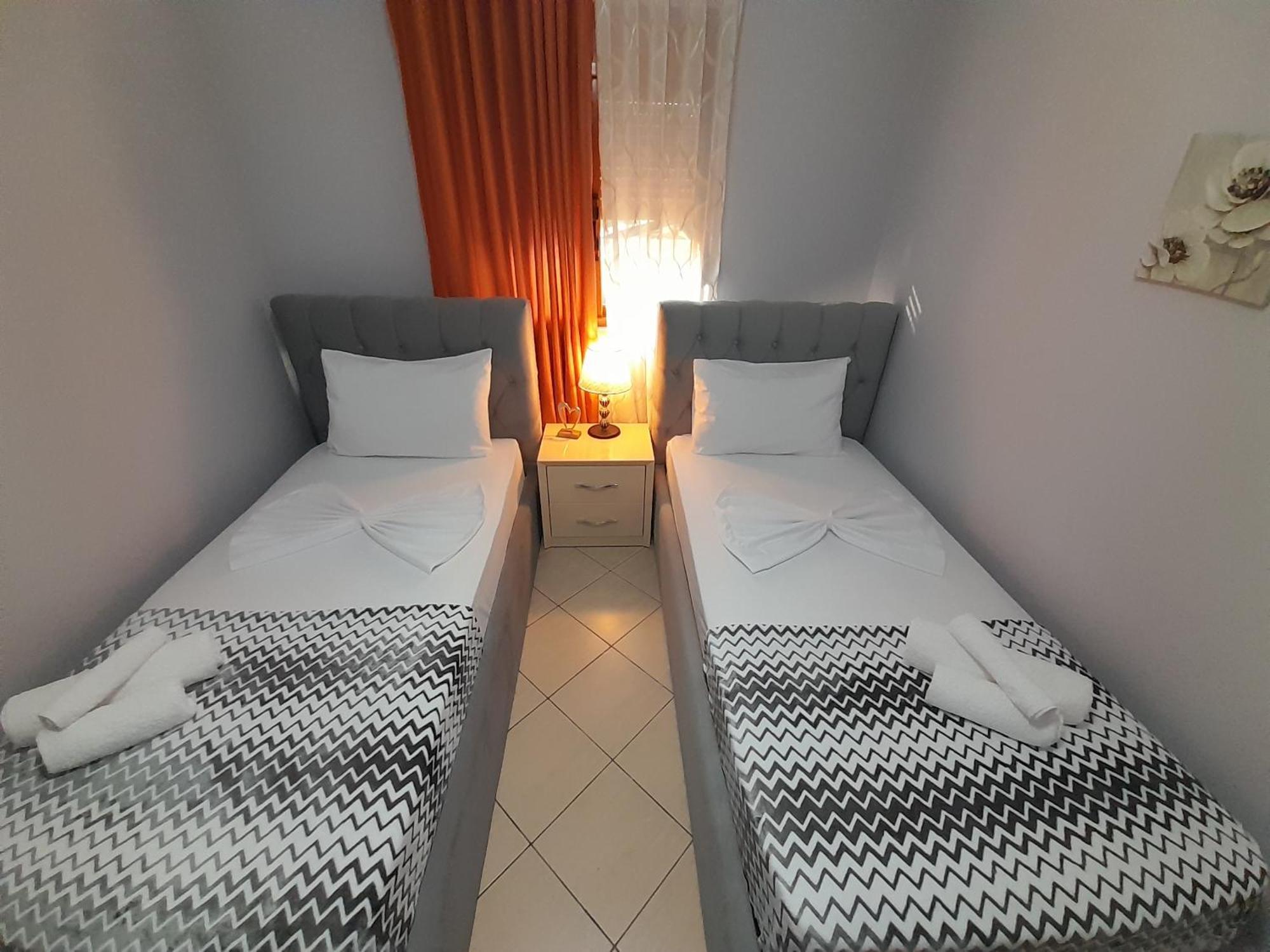 George 1 Appartement Gjirokastër Buitenkant foto