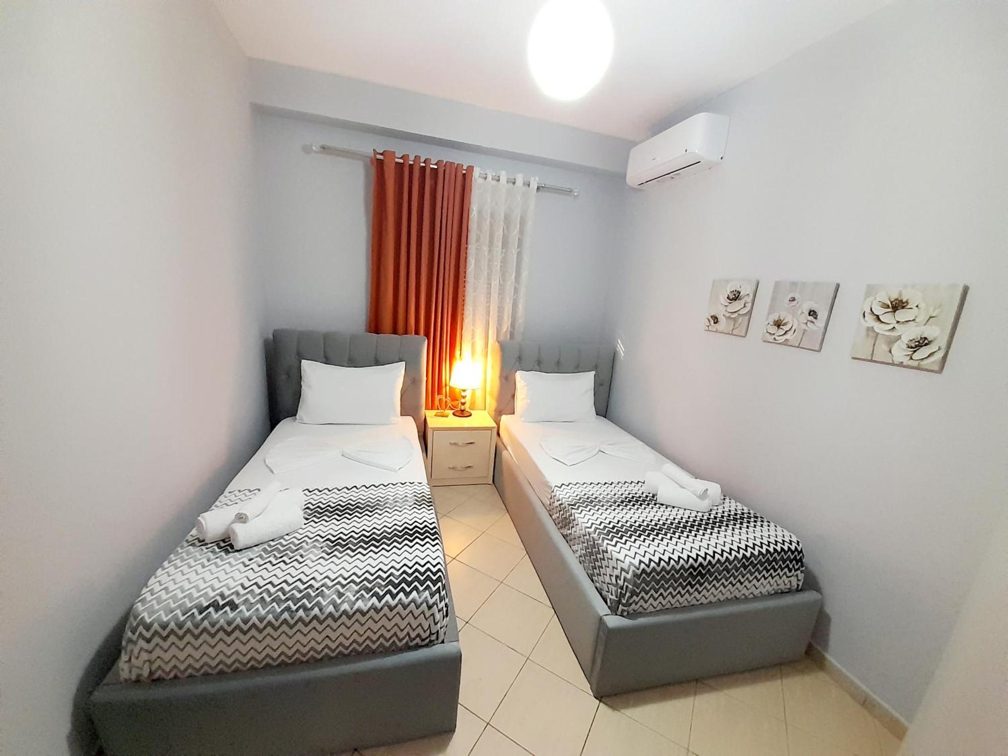 George 1 Appartement Gjirokastër Buitenkant foto
